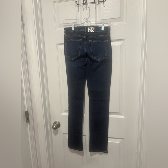 NWT Gap Classic Mid Rise Straight Size 25/0R. Dark Wash Style #600102-002 - Picture 3 of 7